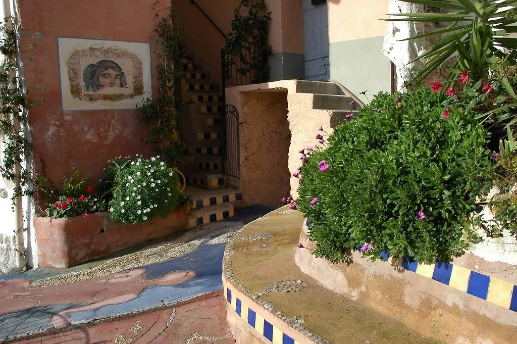 Apartment Villa D'Arte Mortola Superiore